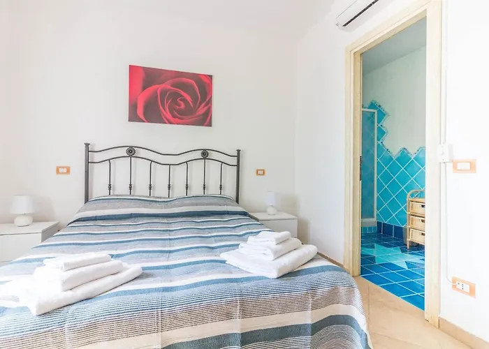 Guesthost - Amazing Sea View Flat With Swimming Pool! Olbia