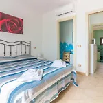 Apartman Guesthost - Amazing Sea View Flat With Swimming Pool!