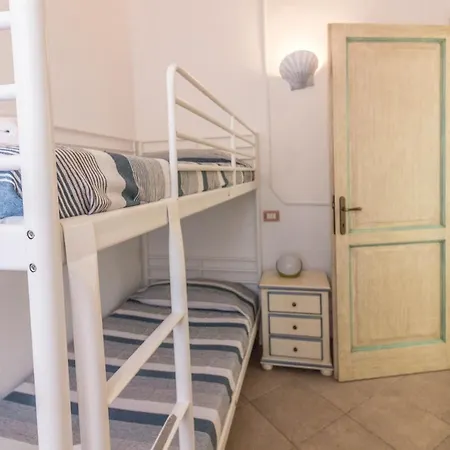 Amazing Sea View Flat With Swimming Pool! דירה *